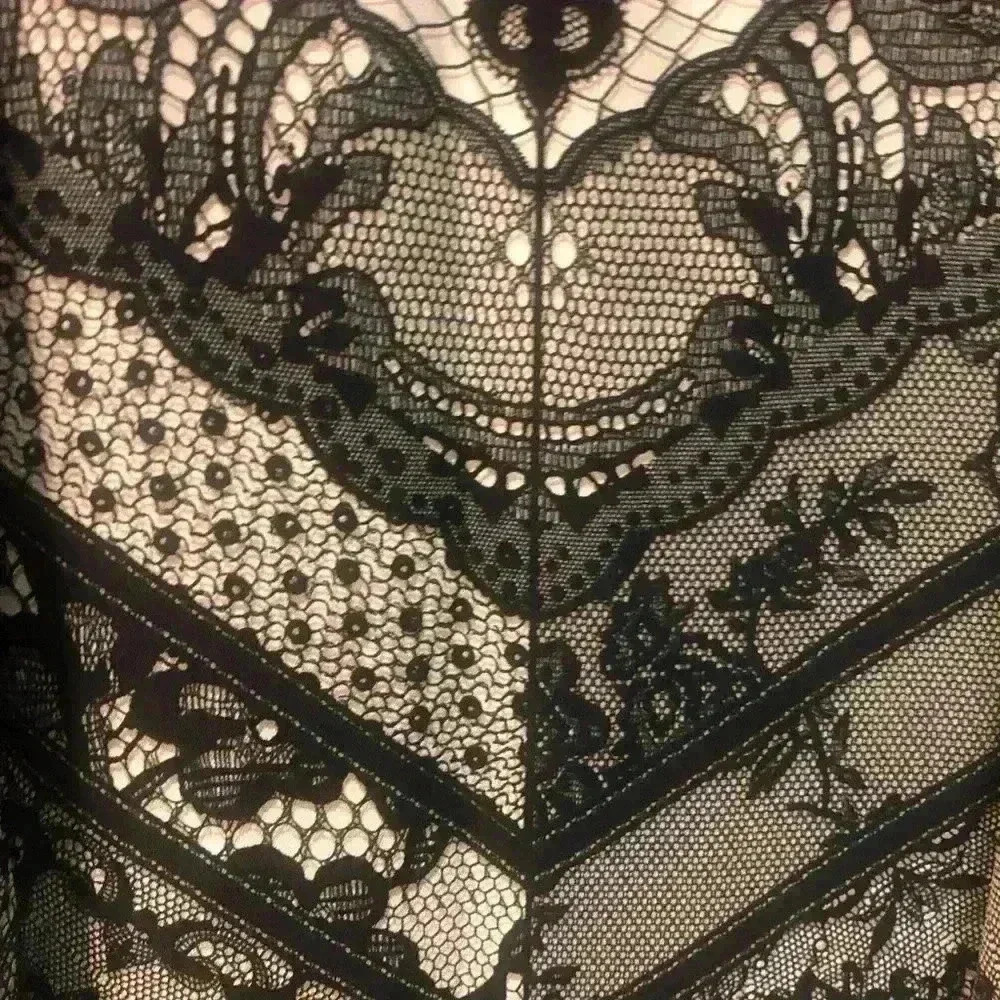 Cabi Faux Lace Print Adjustable strap cami tank sz XS - Picture 3 of 6